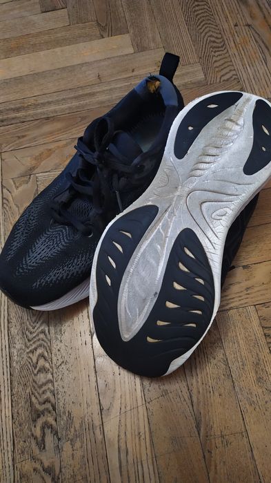 Кроссовки  Asics