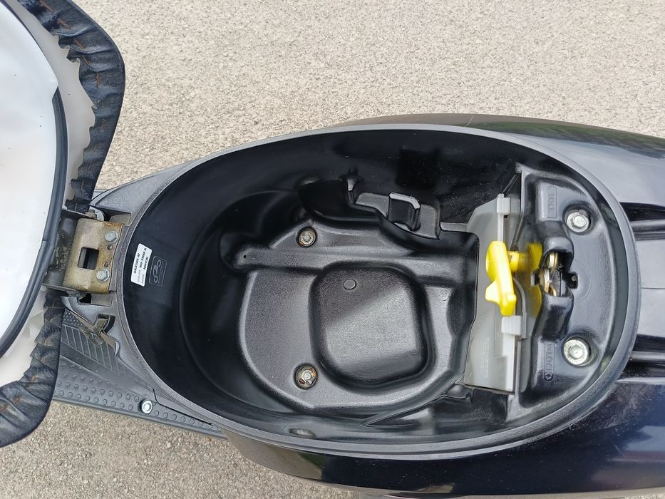 Скутер з контейнера Dio56 Dio 62