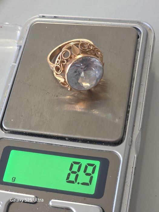 Pierścionek z dużym oczkiem z czasów PRL