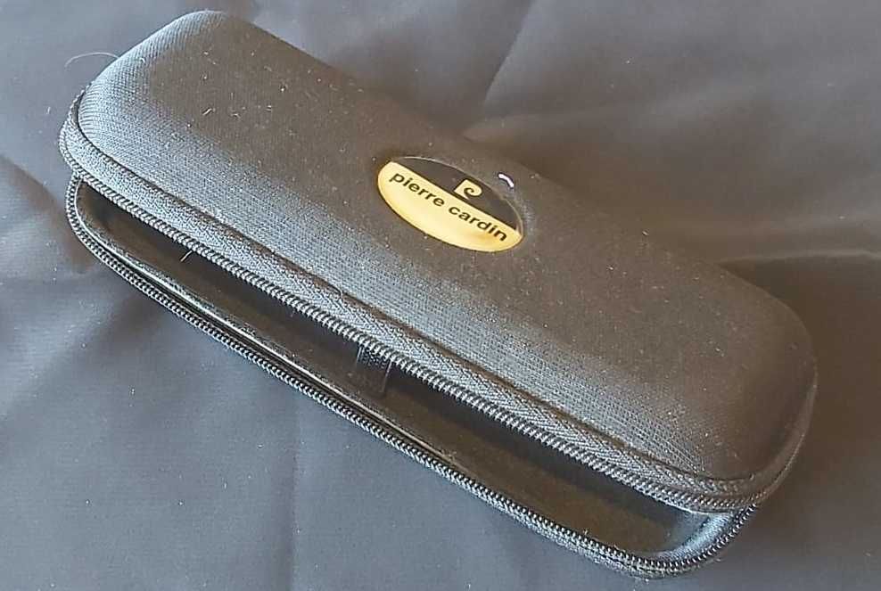 Caneta preta dourada