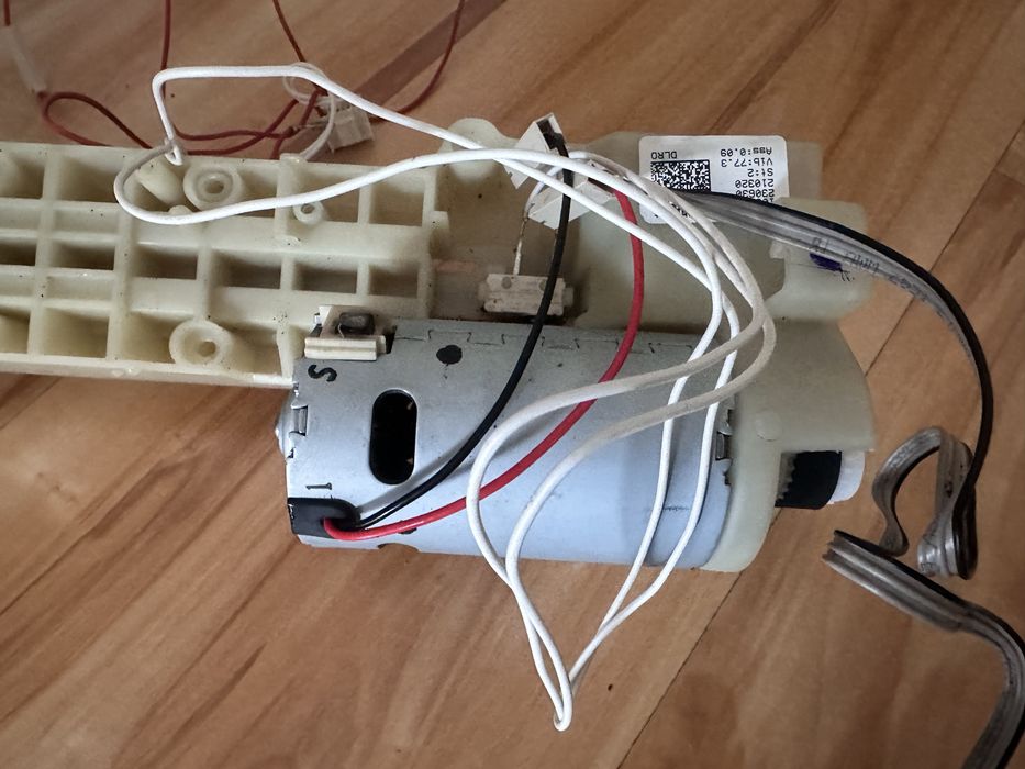 Przekładnia z silnikiem zestaw do ekspresu DeLonghi ecam11.112.b