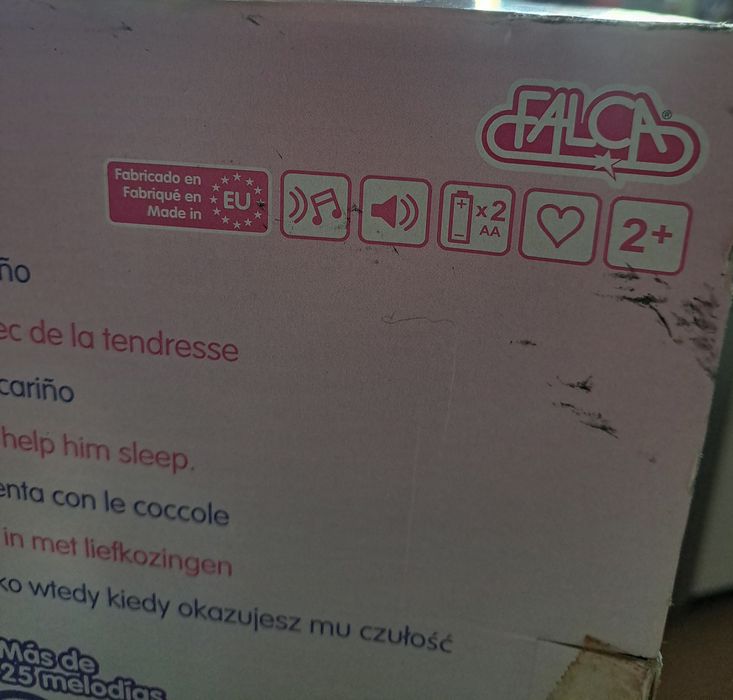 Boneca nova  diz mama entre outras coisas