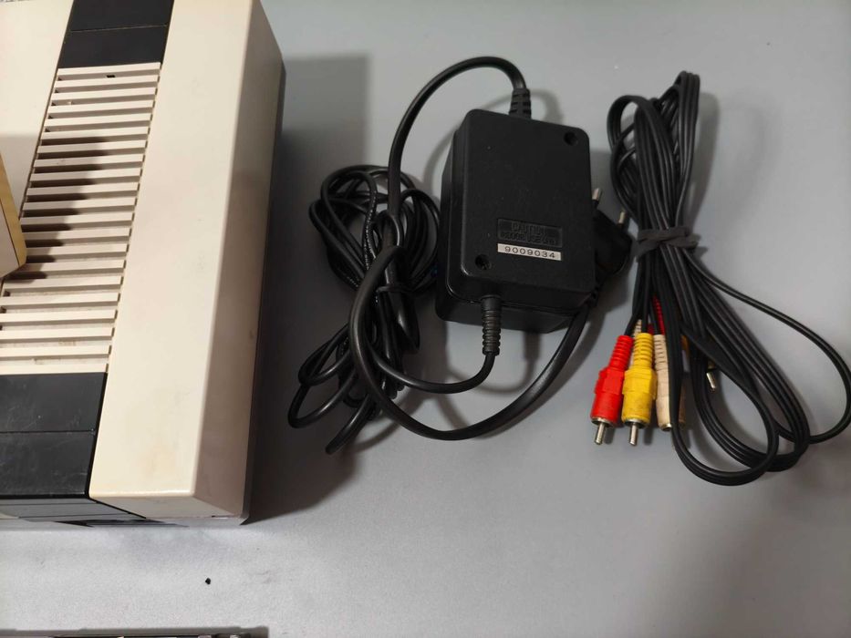 Nintendo Nes + Zapper e jogo Duckhunt & Mario