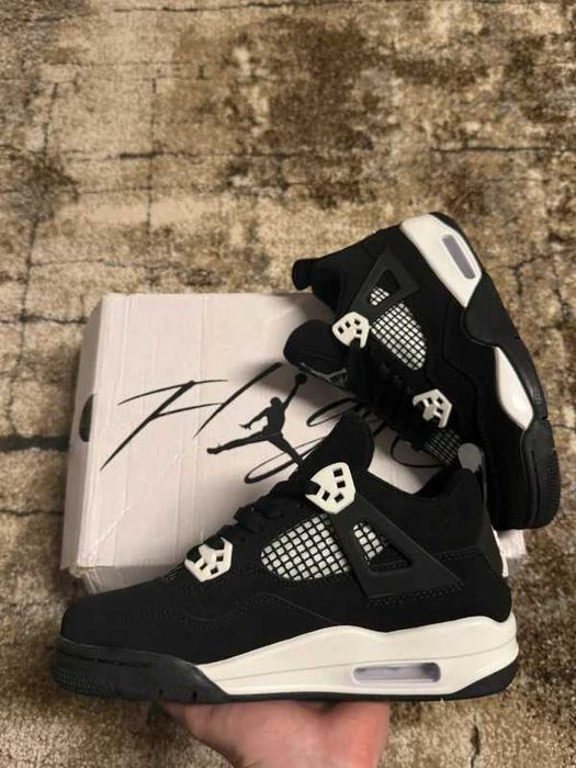 Jordan 4 Retro White Thunder R.45