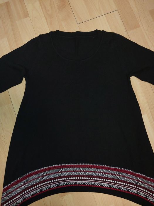 Dluzszy sweter damski czarny 40 42 uroczy