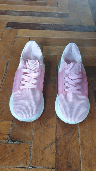 Кросівки жіночі рожеві літні Ultra boost