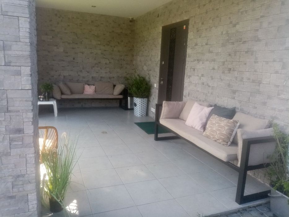 Аренда дома посуточно с большим бассейном и чаном.