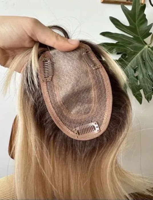 Topper odrost jasny blond z grzywka wlosy naturalne