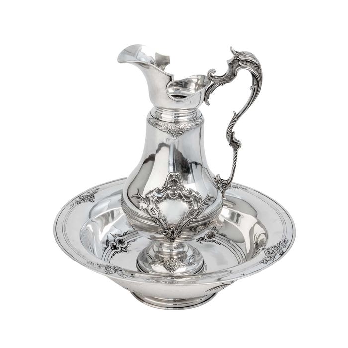 Jarra em porcelana e prata espanhola