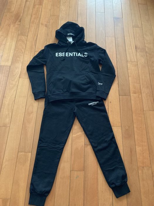 Костюм спортивний Essentials