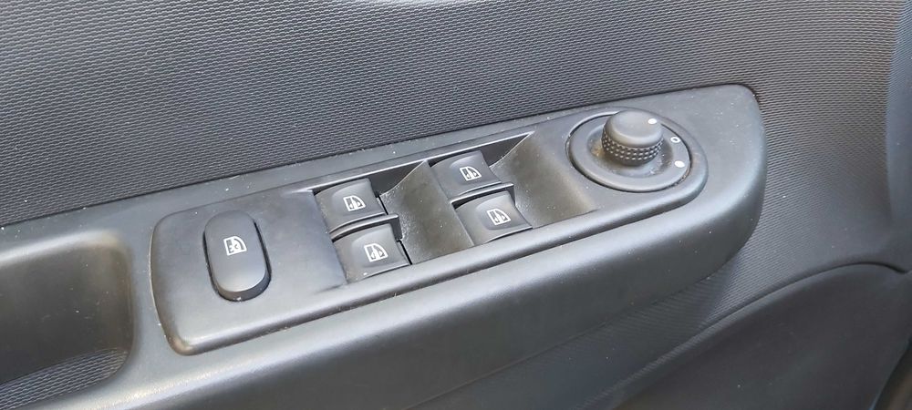 Renault Captur 09 TCE 74400km