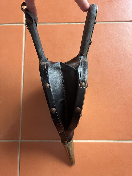 Fole de madeira e latão, soprador de brasas.