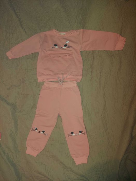 Komplet dres kotek spodnie swetr roz 110 roz