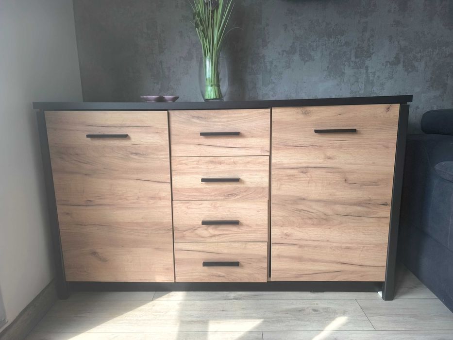 Elegancka komoda