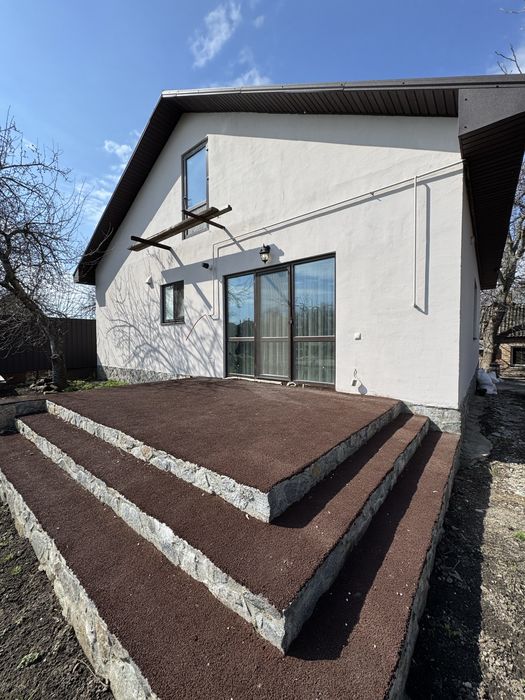 Продаж гарного сучасного будинку для вашої сімї