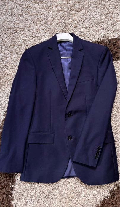 Granatowy garnitur