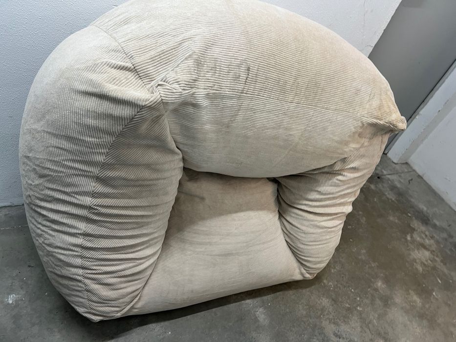 Puff Design em Veludo Cotelê – Conforto & Estilo