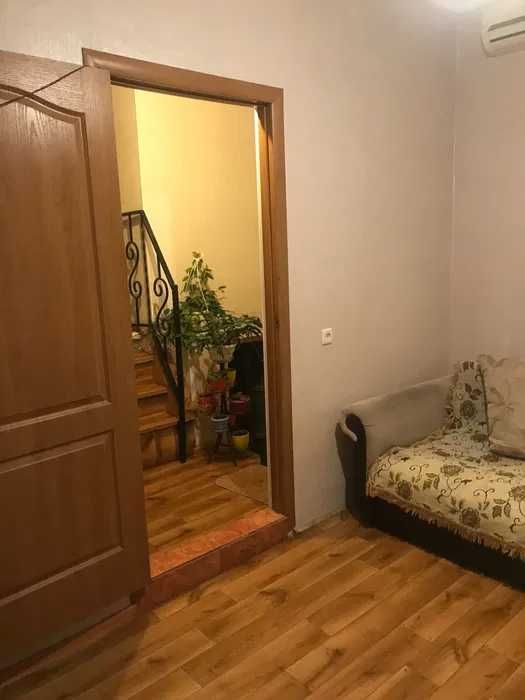 (13) Продам капітальний 2-поверховий будинок