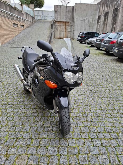 Suzuki GSX750F como nova