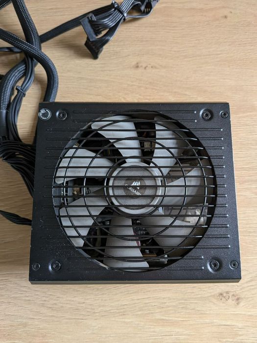 Блок живлення RM650i рекомендую для переробників тому що вже зламаний