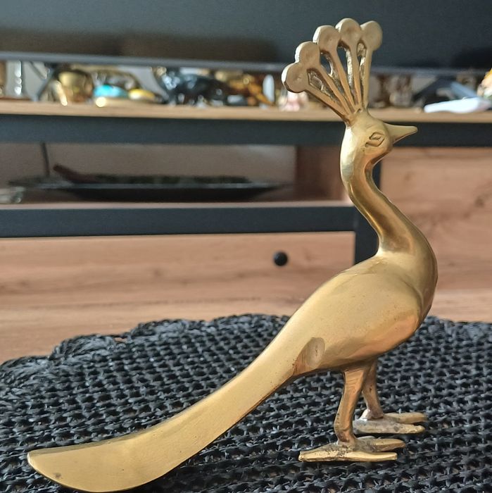 Mosiężna figurka pawia – elegancka dekoracja