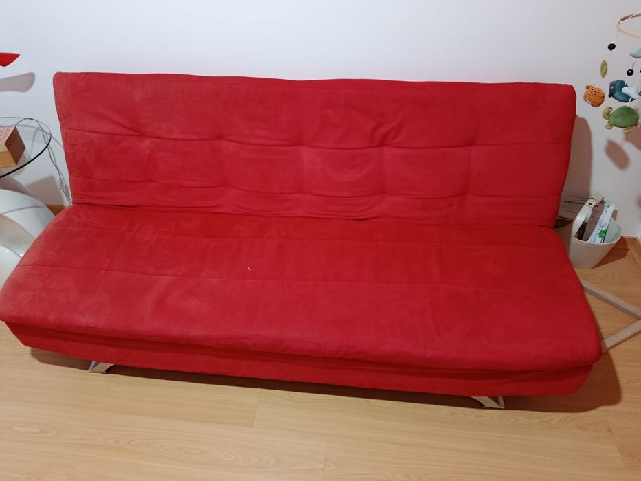 Sofá cama vermelho