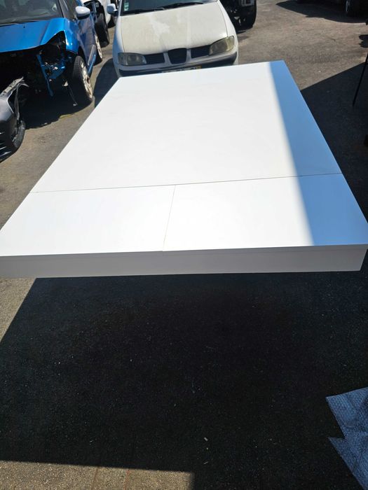 Mesa com 8 cadeiras