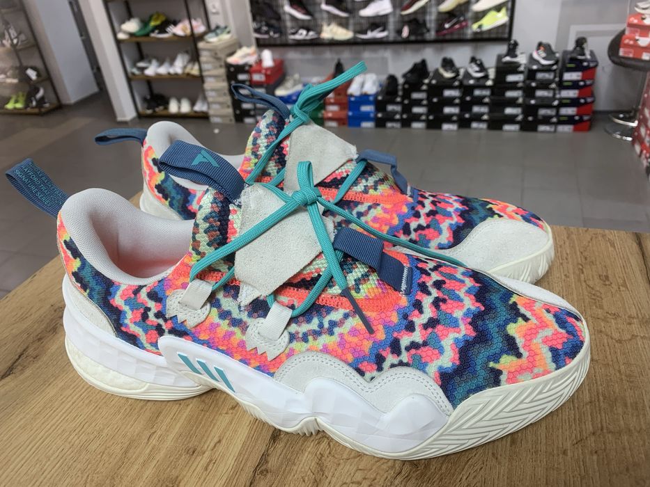 処分価格TRAE YOUNG 1 26.0㎝ adidas trae young 1 - купити чоловіче взуття - Ціна на OLX.ua