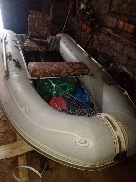 Лодка резинова,кільова