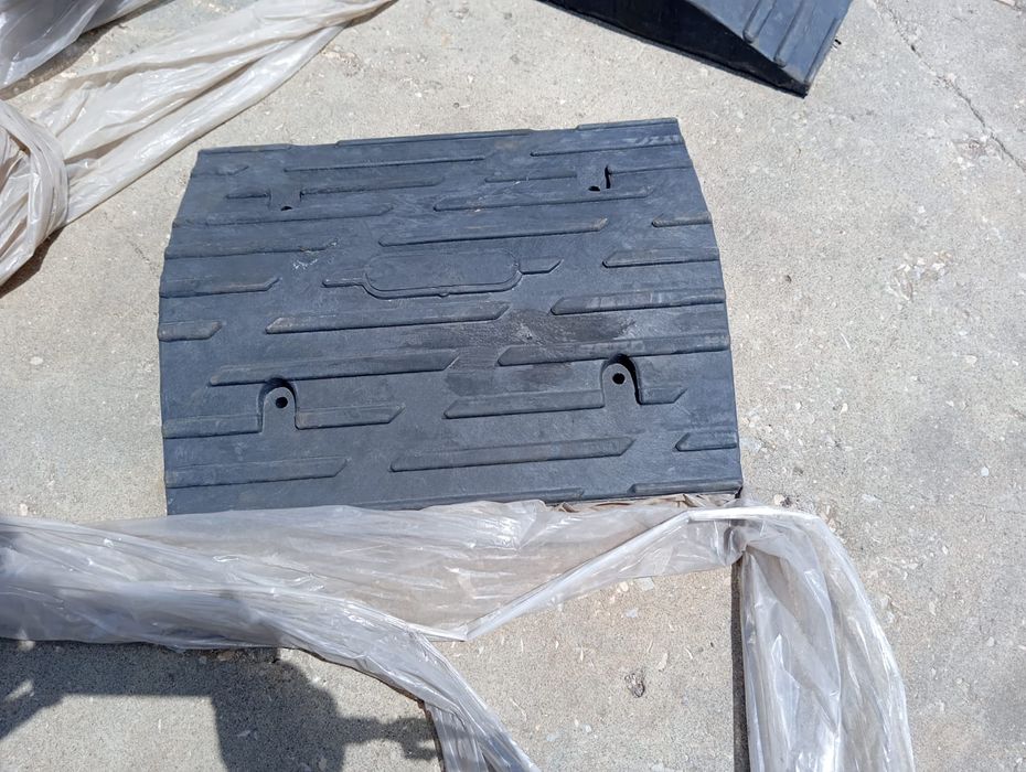 Vende-se batentes para pavimentos