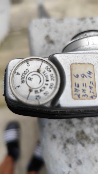 Máquina fotográfica analógica antiga - Ilford