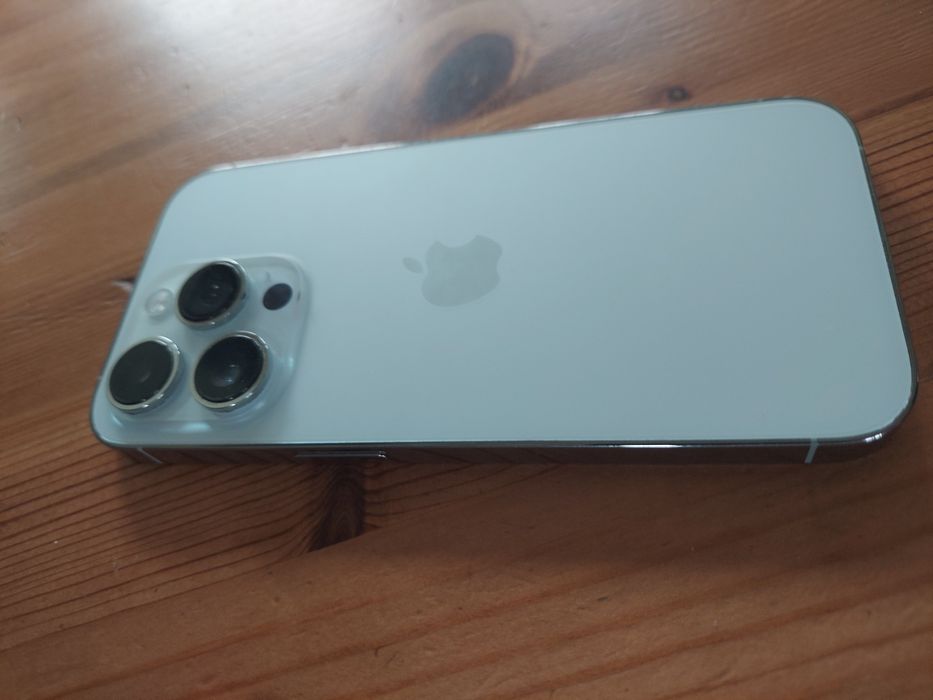 iPhone 14 Pro uszkodzony