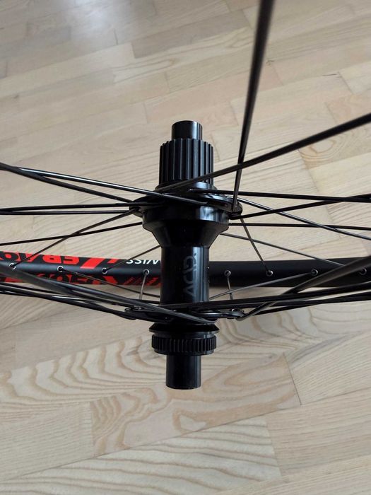 Koło tyl 27,5 DT swiss obrecz FR 560 fr 1950 enduro ebike micro CL red