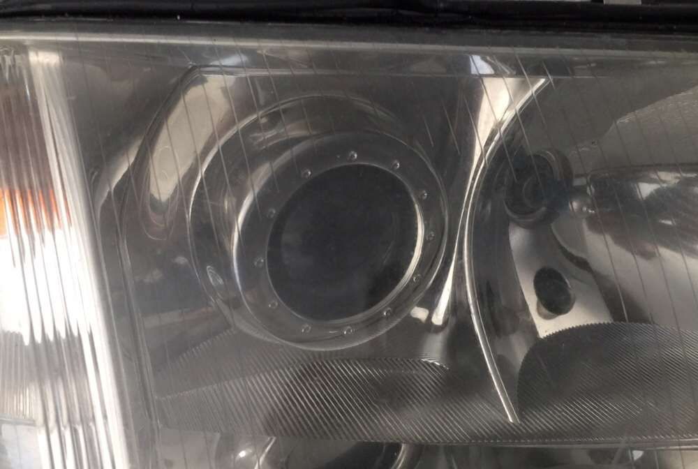 Farol direito Frente frontal Audi A6 Avant 2.5 TDI 1999