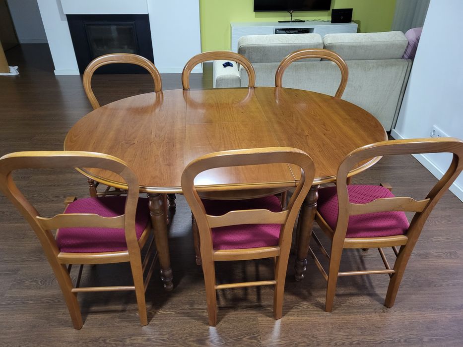 Vendo mesa extensível com 6 cadeiras