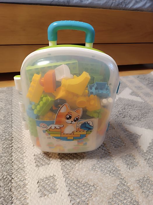 Конструктор в чемодані.