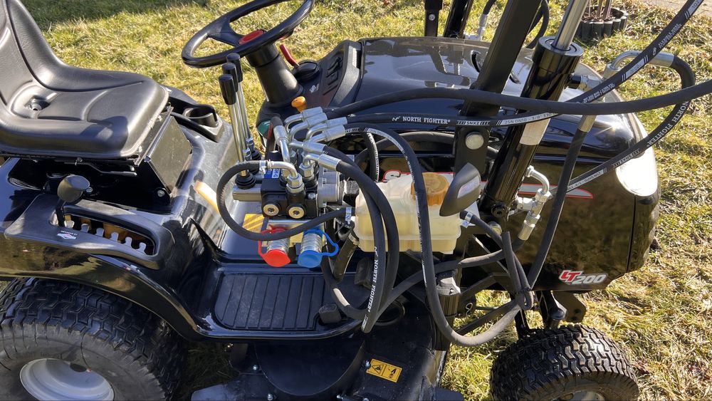 Traktorek Snapper 22 HP V-Twin z TURem, Łyżką, Widłami - Kosisko !