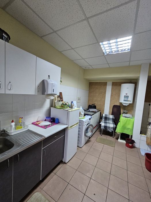 Сдаётся помещение 380 кв.м под клинику, салон по ул. Радужной (Перова)