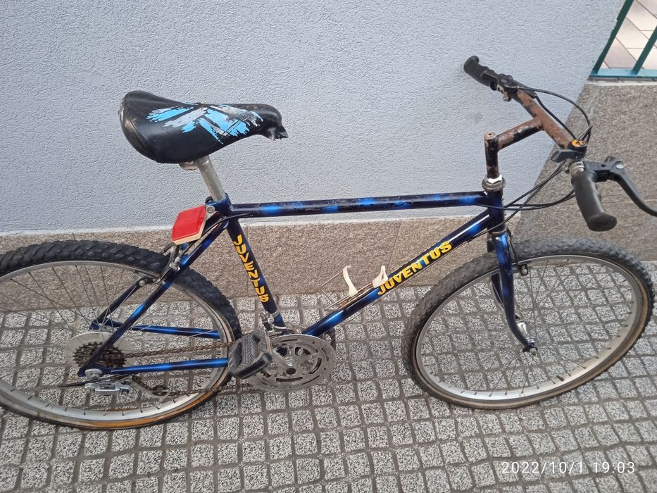 Bicicletas antigas e em bom estado