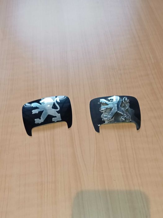 Símbolos de Peugeot 306 2 de trás