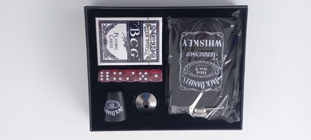 Подарунковий набір фляга,чарка,карти,лійка,кубіки Jack Daniels