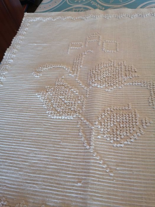 Naperon em linho e algodão feito no tear