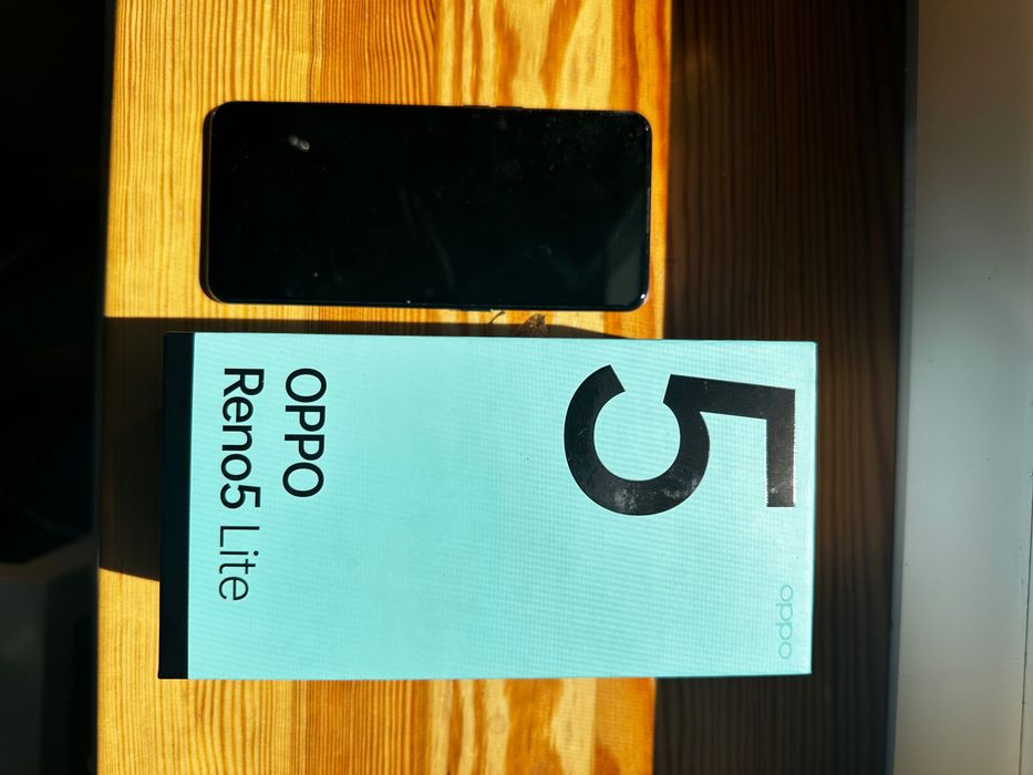 Telefon Reno 5lite
