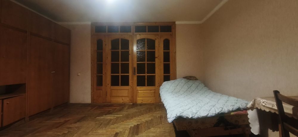 КІМНАТА  або Місце в кімнаті для  однієї  або двох  осіб.  р-н Пасічна.
