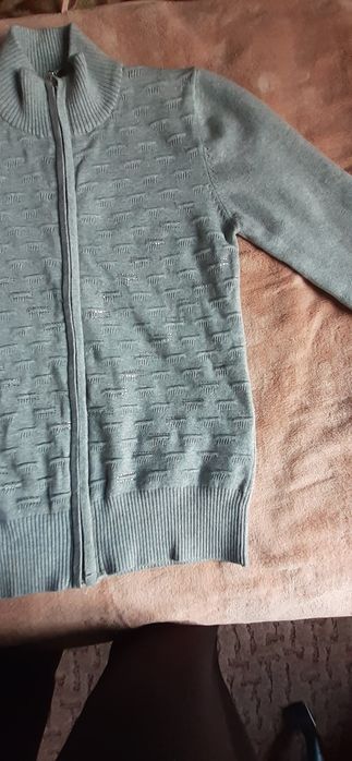 Продам кофту для дівчинки підлітка