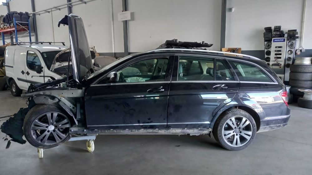 Fechos Mercedes T-model S204 W204 C220 170cv de 2007