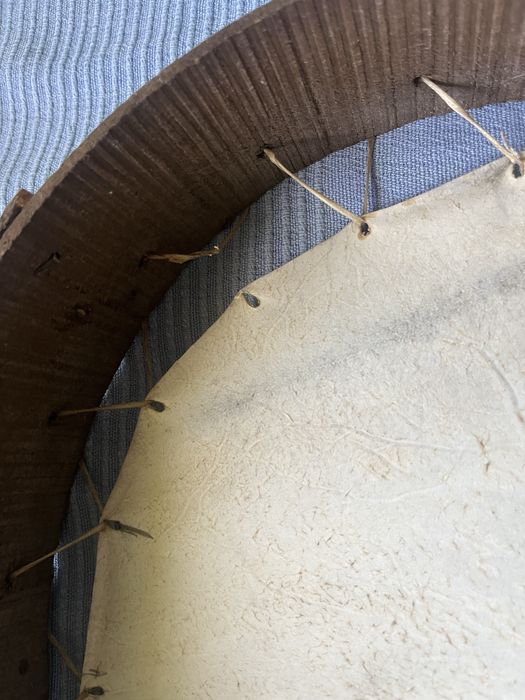 Bębenek z arabskim pismem