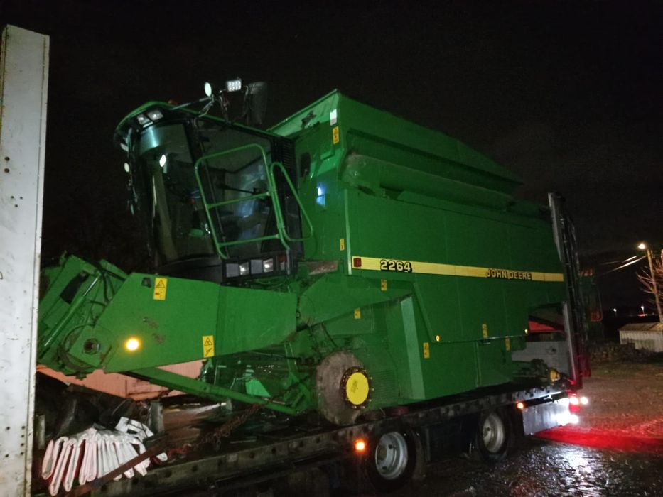 Kombajn zbożowy John Deere  2264 w super stanie świeżo sprowadzony