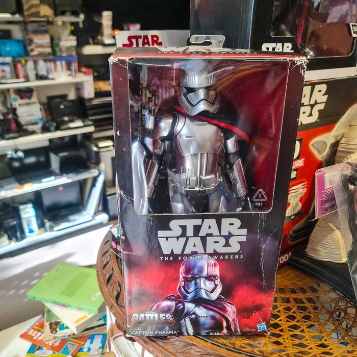 Figura Ação Star Wars –Captain Phasma (Hasbro, 2014) –30 cm, c/ manual
