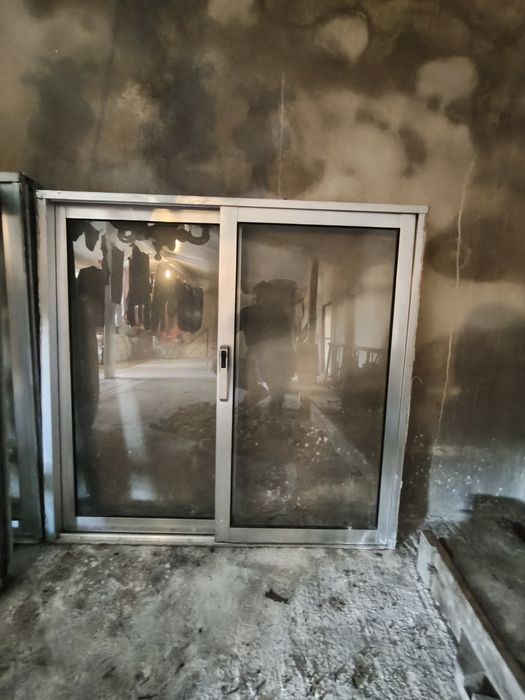 Porta e janela de alumínio